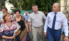 Валерий Радаев обсудил с жителями итоги работ по благоустройству дворовых территорий в г. Саратове
