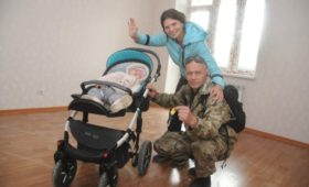 Омская область: Дольщики дома на ул. Архиепископа Сильвестра начали получать ключи от квартир