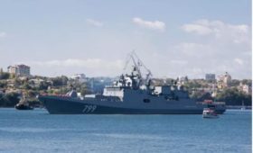 Фрегат «Адмирал Макаров» после совершения межфлотского перехода прибыл к месту постоянного базирования в Севастополь