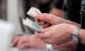 Благодаря усилиям региональных властей в Новосибирской области с начала года просроченная задолженность по зарплате сократилась почти в два раза