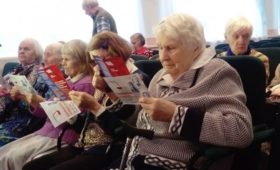 Волонтеры помогли ветеранам из нижегородского дома-интерната принять участие в проекте «Великие имена России»
