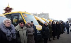 Школы Калмыкии получили новый автотранспорт