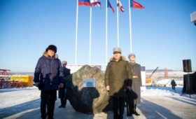 Кемеровская область: На месте строительства Президентского кадетского училища заложен и освящен памятный камень