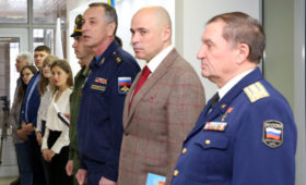 Руководитель Липецкой области Игорь Артамонов сел за штурвал боевого самолета