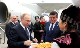 Владимир Путин прибыл в Киргизию с государственным визитом