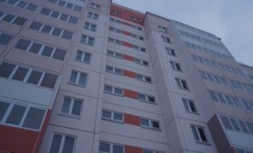 В Омской области объявлены очередные электронные аукционы на приобретение еще 20 квартир для выпускников детских домов