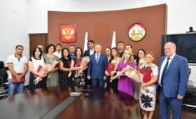 Северная Осетия — Алания: Пятнадцать специалистов из сельской местности получили жилищные сертификаты