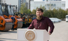 Р.Кадыров принял участие в передаче городским службам Грозного 75 единиц новой техники
