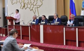 В Правительстве Саратовской области обсудили вопрос достойной заработной платы для жителей региона