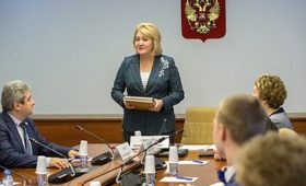 Л. Гумерова: Совет Федерации уделяет приоритетное внимание поддержке семьи и детей, укреплению традиционных семейных ценностей