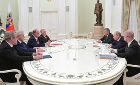 Руководители фракций Государственной Думы обсудили с Президентом РФ изменения в Конституцию