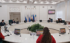 Саратовская область: Губернатор Валерий Радаев встретился с волонтерами