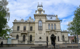 Рустам Минниханов осмотрел после реставрации главное здание Государственного музея изобразительных искусств Республики Татарстан