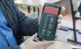 Тульская область: При поддержке Алексея Дюмина школьники из семей, находящихся в трудной жизненной ситуации, получат планшеты