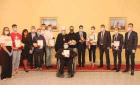 Игорь Щёголев вручил брянским волонтерам грамоты и памятные медали Президента России