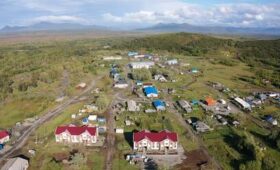 Камчатка: Строительство двух двенадцатиквартирных жилых домов в селе Лесная Тигильского района подходит к завершению, подрядчик готов сдать жилье раньше на один год