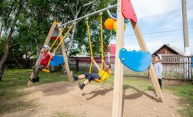 Хакасия: Благодаря федеральной акции «Елка желаний» в Шира появилась новая детская площадка