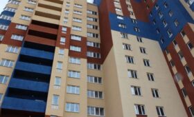 Губернатор Андрей Клычков вручил ключи от квартир участникам долевого строительства по ул. Раздольной, д. 11 в городе Орле