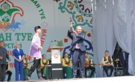 На XI Всероссийском сельском Сабантуе Мордовии вручили переходящий символ праздника