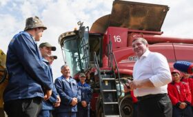 Волгоградская область, Андрей Бочаров: «Высокий профессионализм, мобилизация сил позволили в непростых условиях сохранить урожай — уже собрано 2 млн тонн зерна»