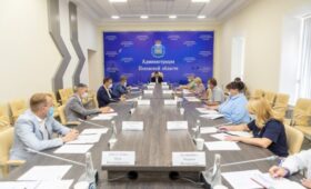 Михаил Ведерников проконтролировал, как решаются оперативные вопросы строительства социального городка
