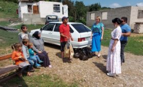 Кабардино-Балкария: Двум многодетным семьям Баксанского района помогли собраться к новому учебному году