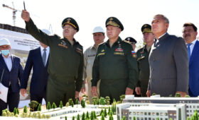 Рустам Минниханов и Сергей Шойгу заложили памятный камень в основание военного госпиталя в Казани