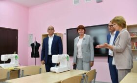 Удмуртия: Накануне Дня знаний Александр Бречалов посетил новую школу в Большом Волково