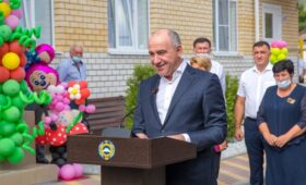 Глава Карачаево-Черкесии Рашид Темрезов открыл новый ясли-сад на 80 мест в ауле Сары-Тюз