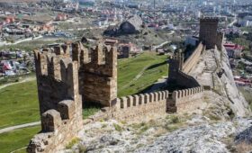 Минкульт Крыма: Судакская крепость признана самой красивой и интересной в России