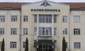 В селе Учкекен идет реконструкция здания поликлиники Малокарачаевской центральной районной больницы