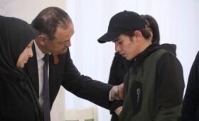 Глава Дагестана поручил принять меры для поддержки детей военнослужащих